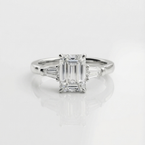 3.1 Karat Smaragdschliff Diamantring